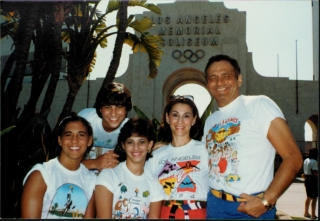 The Metchek Family 1982 - Tracy, Dana, Lynn, Ilse, Mitch
